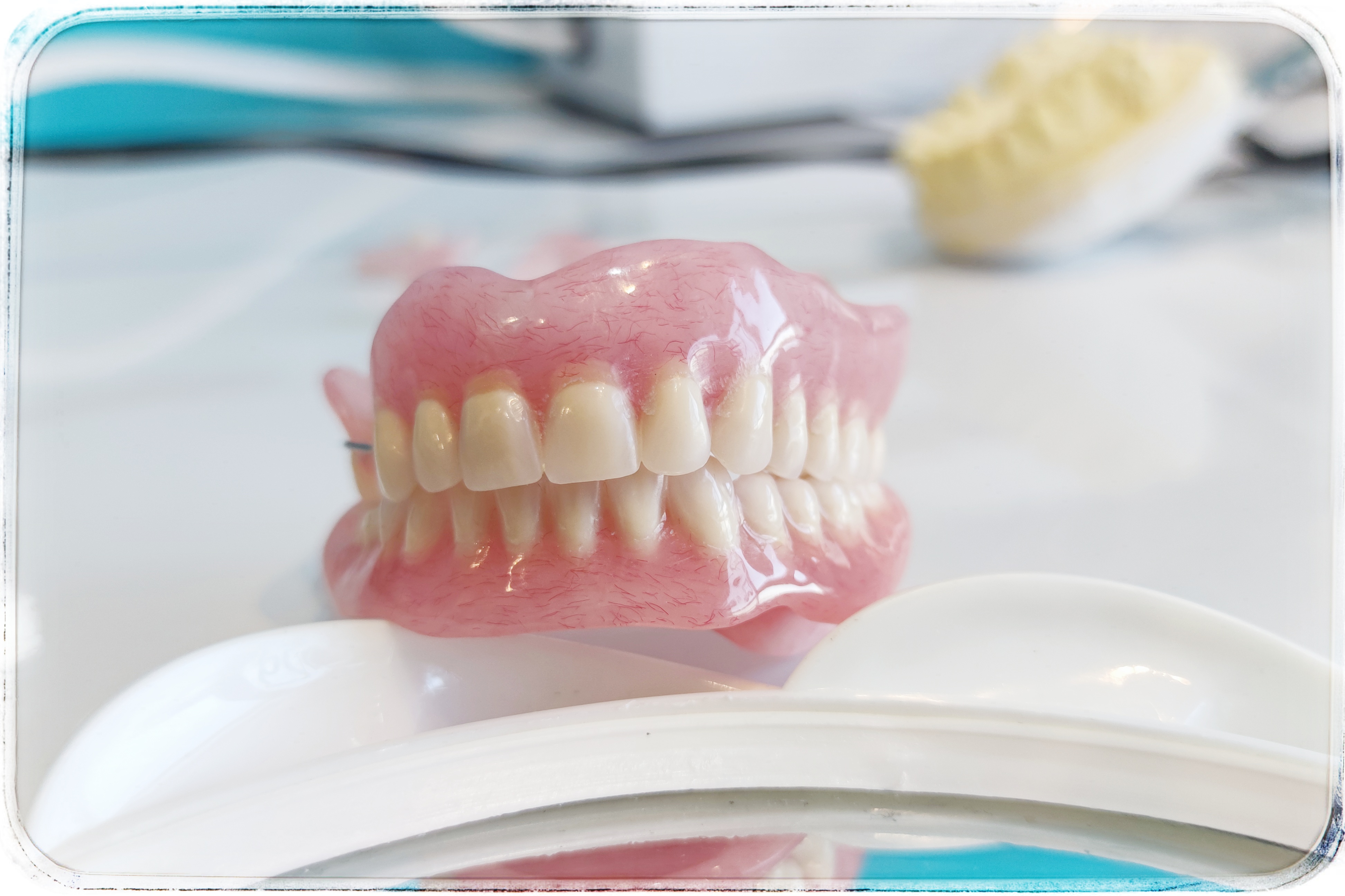 پروتز متحرک دندان 